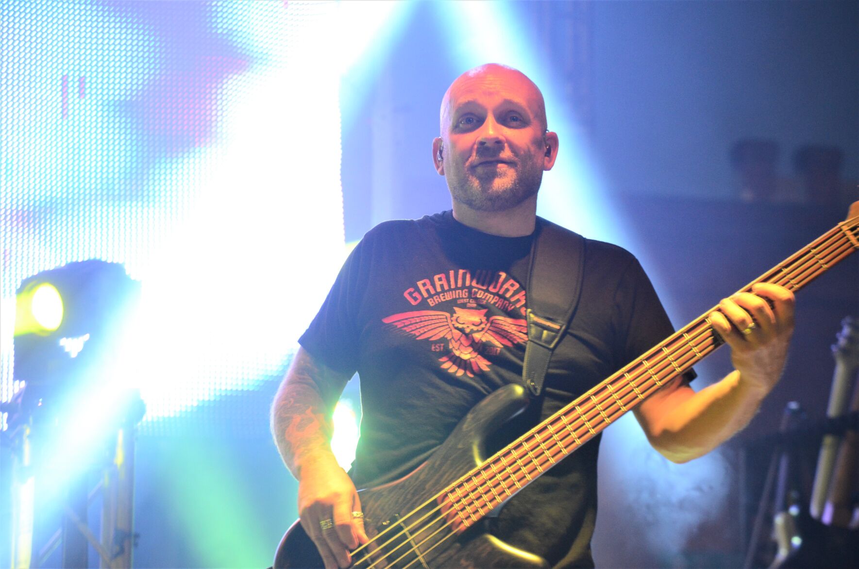 IV Play bass